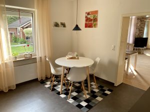 Ferienwohnung Iusendörp Küche Sitzecke