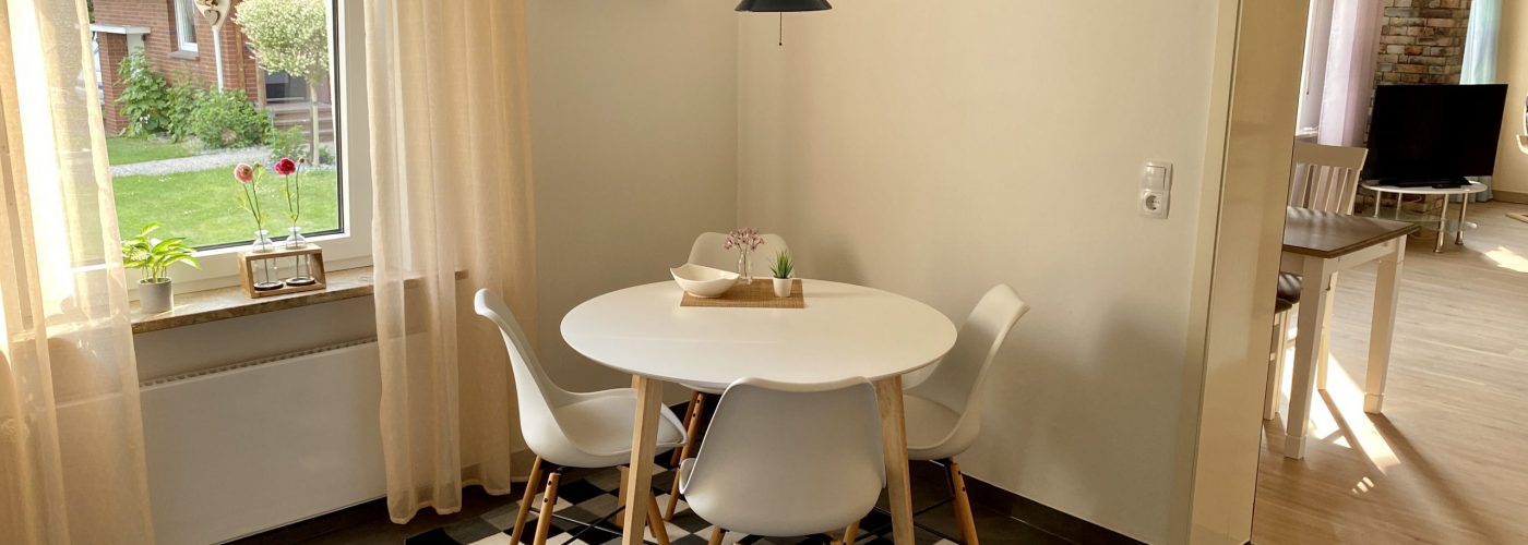 Ferienwohnung Iusendörp Küche Sitzecke